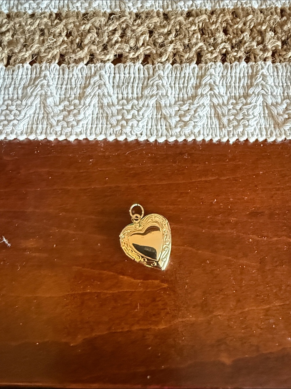 Elegant Heart Locket Brooch Pendant in Gold